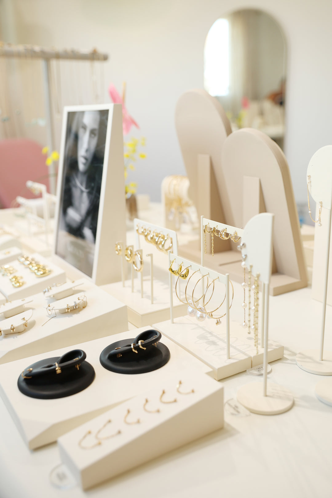 Showroom Shopping Appointment (no piercings)